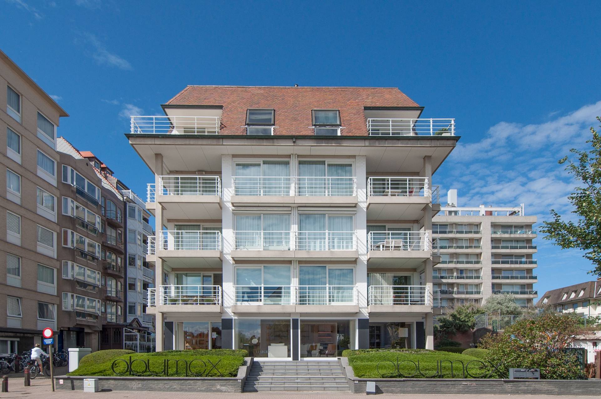 VERHUUR  Appartement 2 SLPK Knokke-Zoute -  Villaresidentie Kustlaan / Minigolf / Hoekappartement met prachtig terras