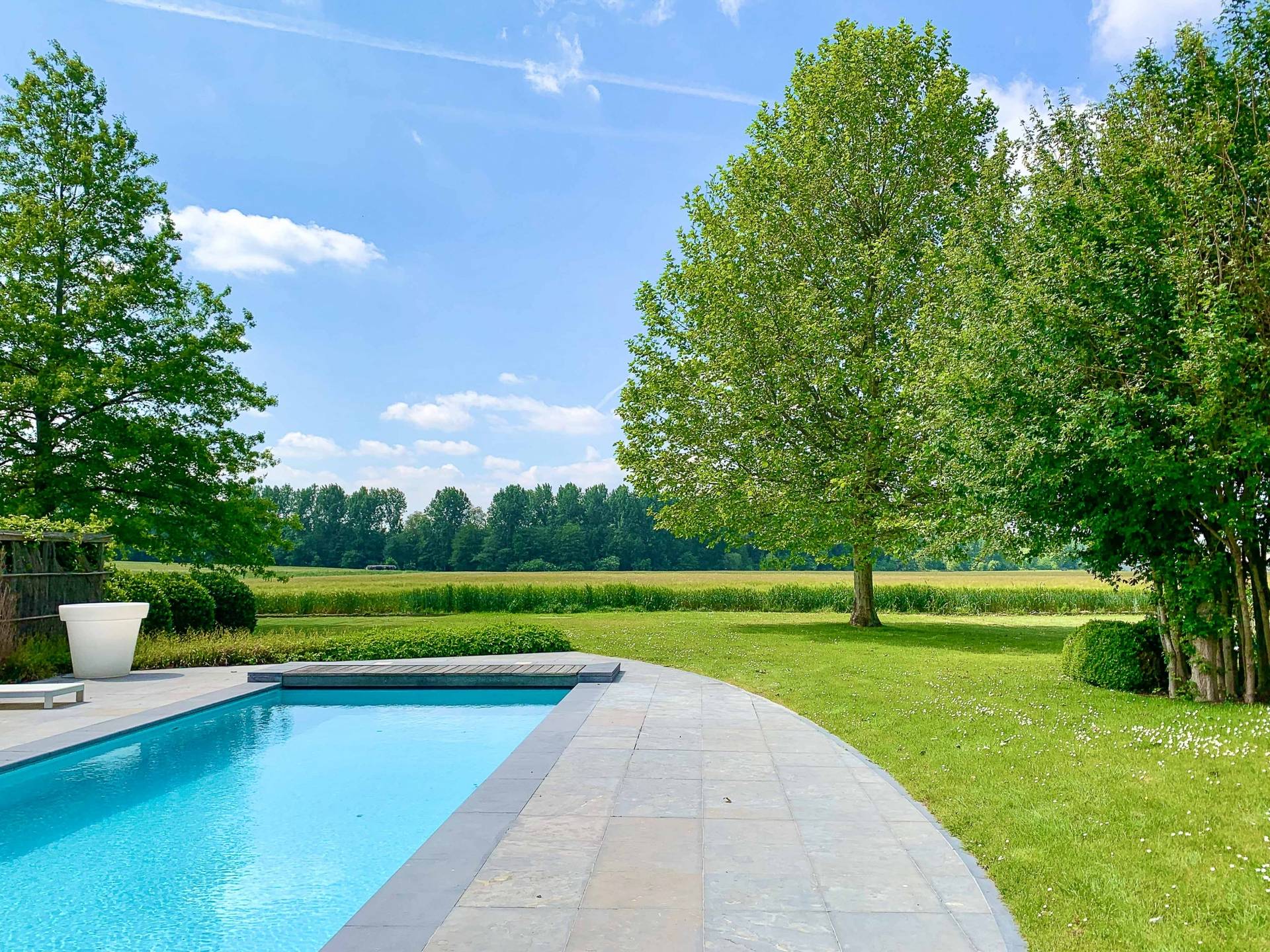 VERKOOP Villa 3+ SLPK Merelbeke - Alleenstaande villa met zwembad / zicht op groene zone