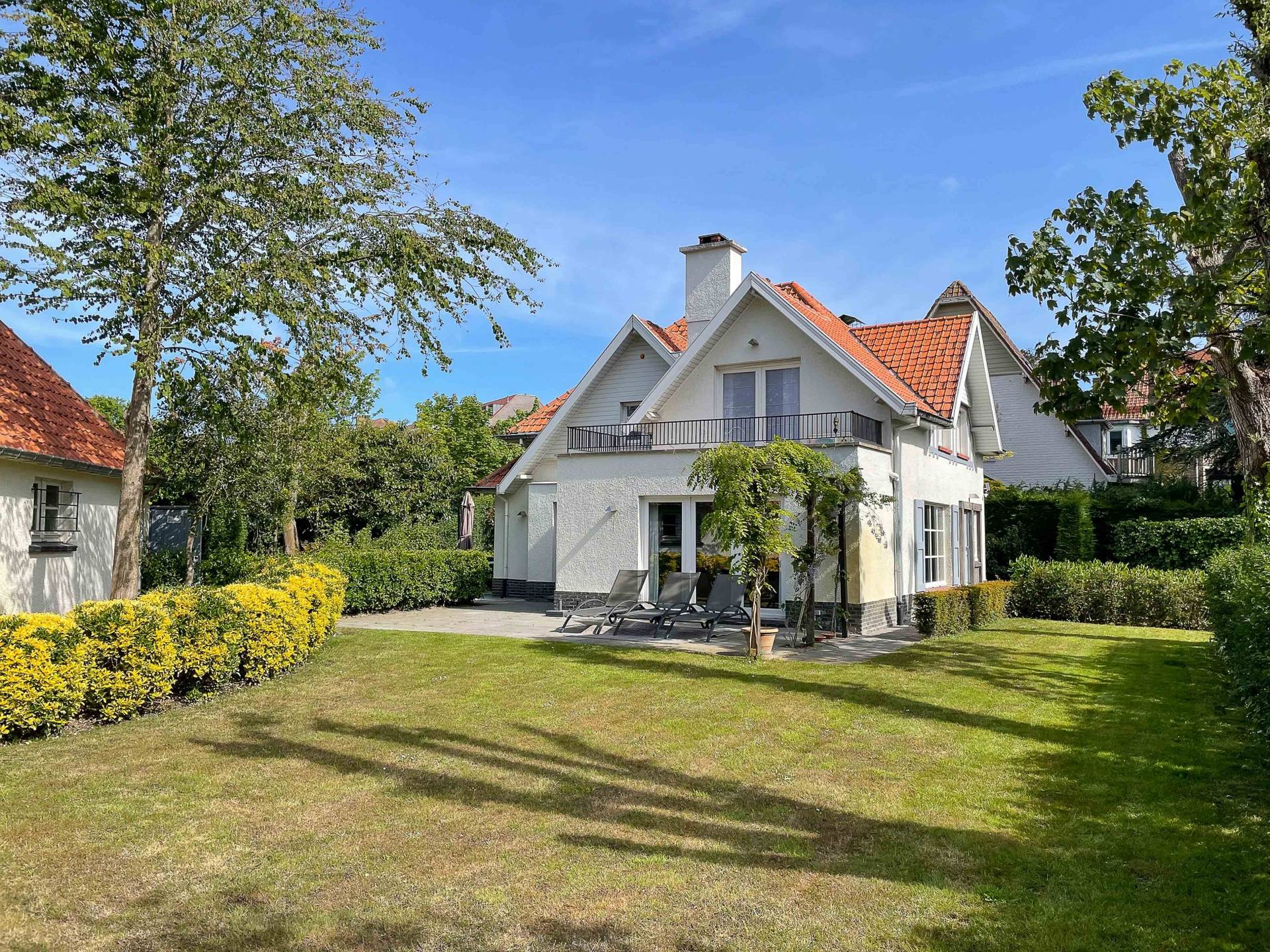 VERHUUR Villa 3 SLPK Knokke-Zoute -Alleenstaande, gemeubileerde villa in de paadjes