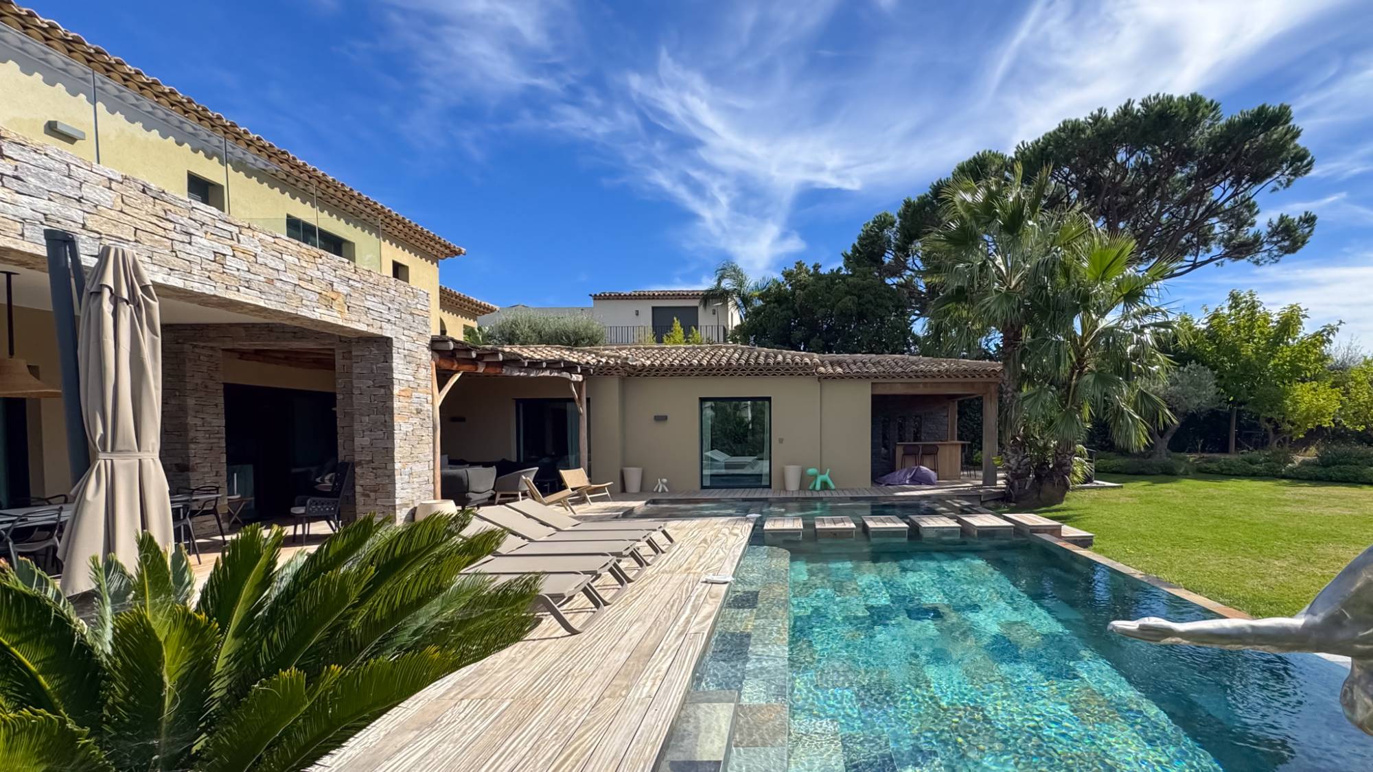 VENTE Villa 5 CH SAINT-TROPEZ - Au coeur d'un domaine sécurisé