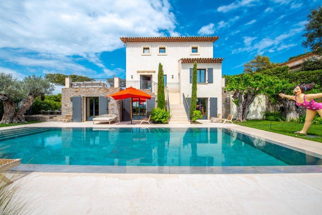 VENTE VILLA 5 CH GASSIN - Vue panoramique sur la mer / Sinopolis