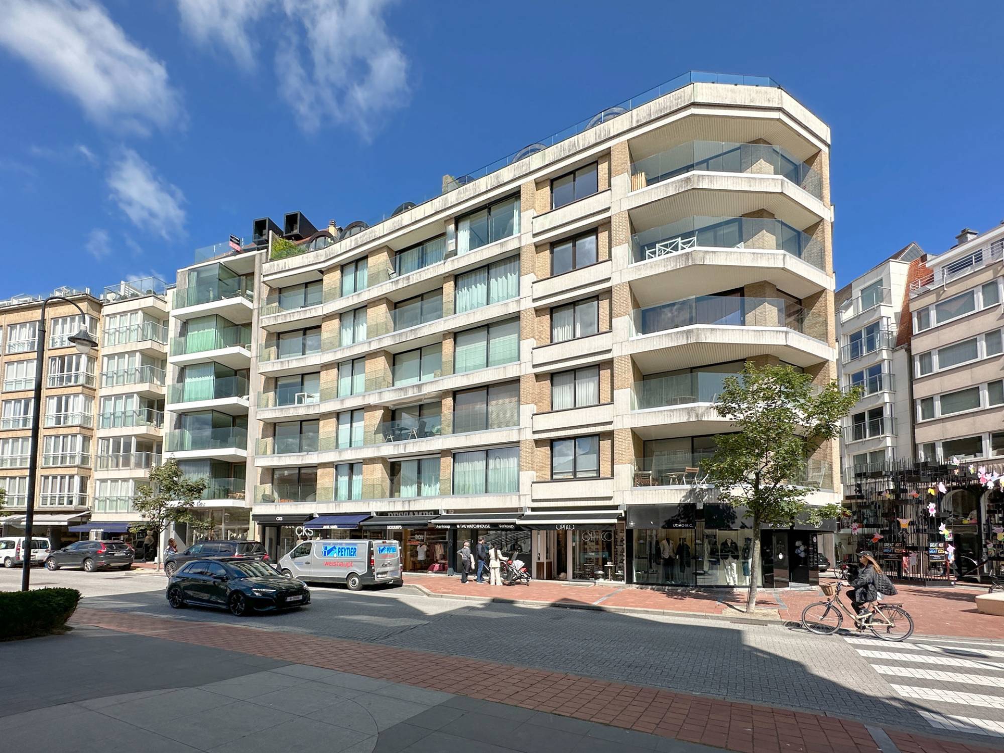 VENTE Appartement 1 CH Knokke-Zoute - vue latérale sur la mer / entre la Place Albert et la Place du Triangle
