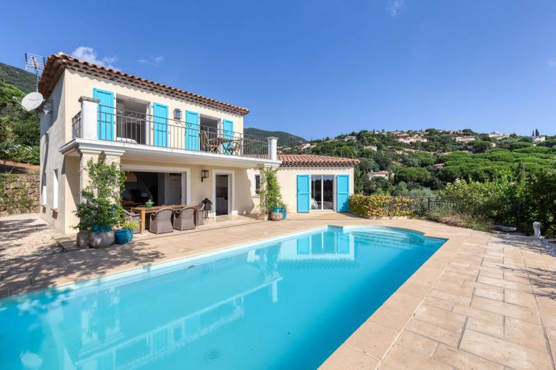 VENTE VILLA 4 CH CAVALAIRE SUR MER - Vue mer proche du village