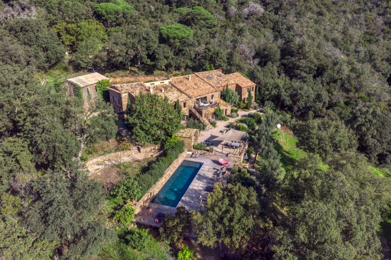 VENTE PROPRIÉTÉ UNIQUE 12 CH - LA GARDE-FREINET - emplacement TOP / Golfe de Saint-Tropez