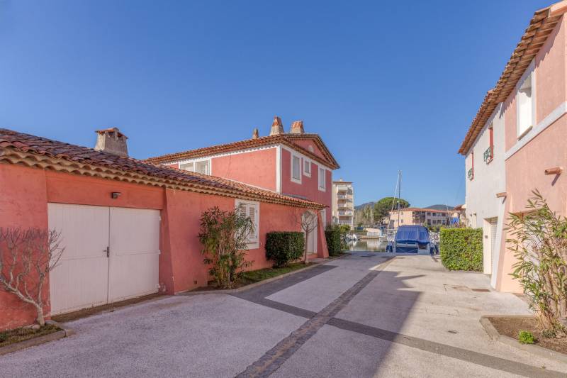 VENTE VILLA 3 CH - PORT-GRIMAUD / GRANDS AMARRAGES