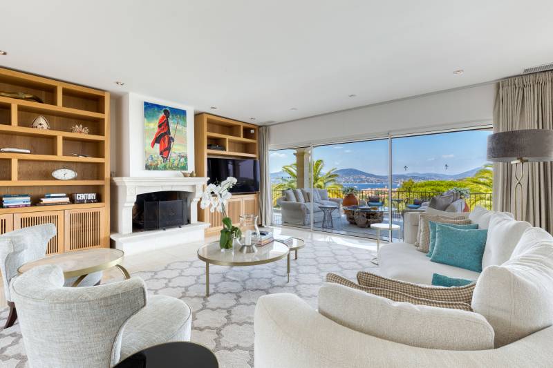 VENTE Villa 9 CH - SAINT-TROPEZ - DOMAINE PRIVE / Vue mer imprenable