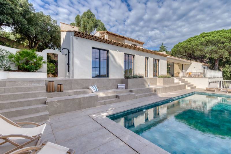 VENTE VILLA 6 CH - SAINTE-MAXIME - vue panoramique sur la mer