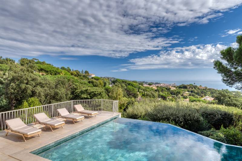 VENTE VILLA 6 CH - SAINTE-MAXIME - vue panoramique sur la mer