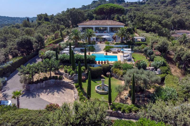 VENTE Villa 9 CH - SAINT-TROPEZ - DOMAINE PRIVE / Vue mer imprenable