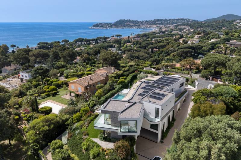 VENTE VILLA 4 CH - Cavalaire-sur-Mer / Vue panoramique sur la baie