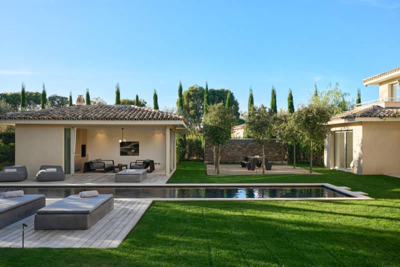 VENTE VILLA 7 CH - SAINT-TROPEZ - Villa neuve - élégance contemporaine / Salins