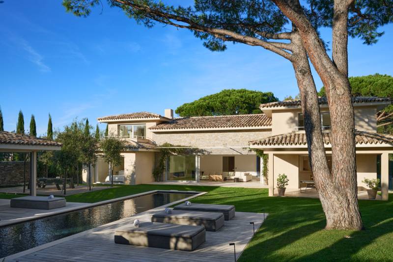 VENTE VILLA 7 CH - SAINT-TROPEZ - Villa neuve - élégance contemporaine / Salins