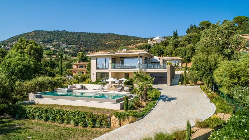 VENTE VILLA 5 CH - GRIMAUD / VUE PANORAMIQUE SUR LA MER