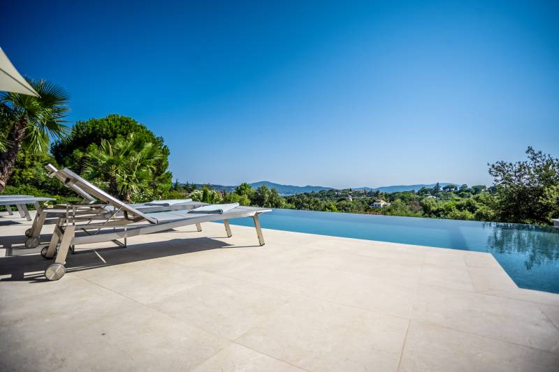 VENTE VILLA 5 CH - GRIMAUD / VUE PANORAMIQUE SUR LA MER
