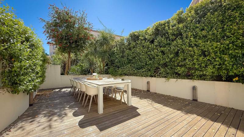 LOCATION SAISONIĖRE Appartement 3 CH SAINT-TROPEZ / Centre- près de la Place des Lices