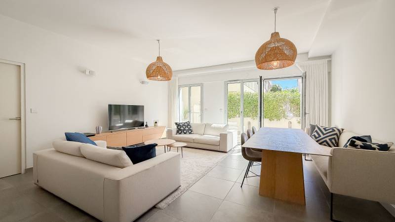 LOCATION SAISONIĖRE Appartement 3 CH SAINT-TROPEZ / Centre- près de la Place des Lices