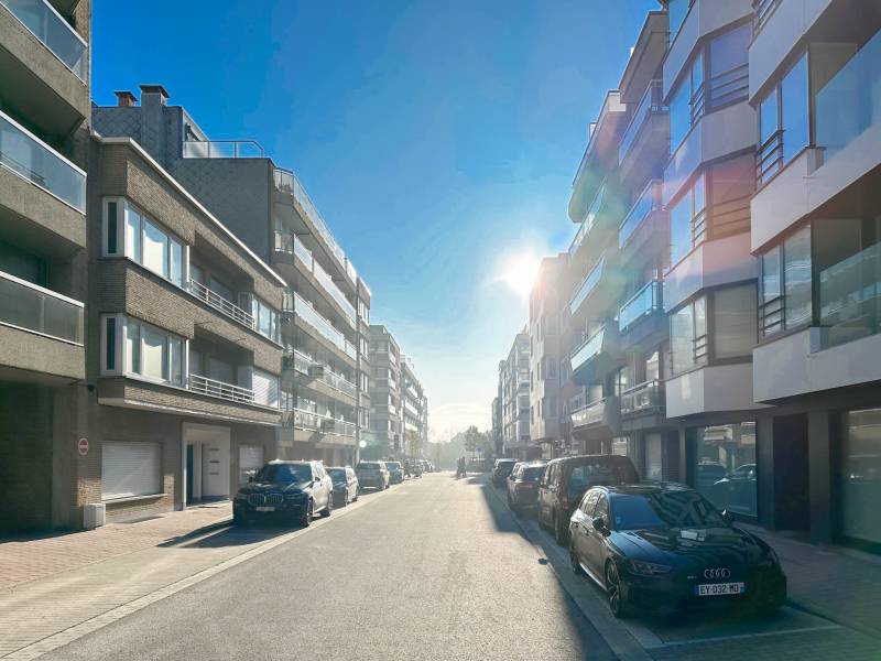 LOCATION Garage Knokke-Zoute - EMPLACEMENT de parking / Digue de mer