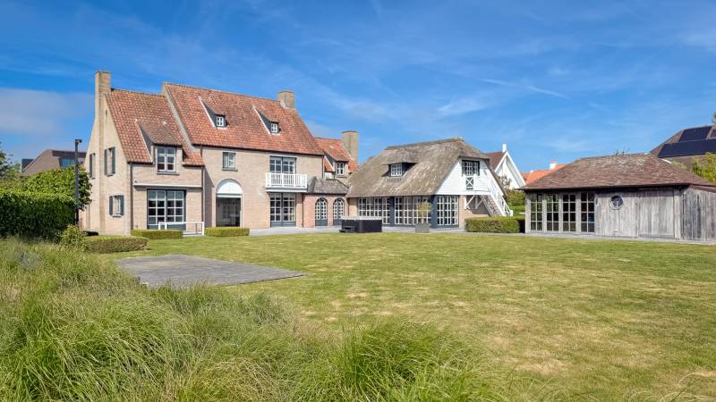 VERKOOP Villa 6 SLPK Knokke-Heist - Alleenstaande villa met binnenzwembad