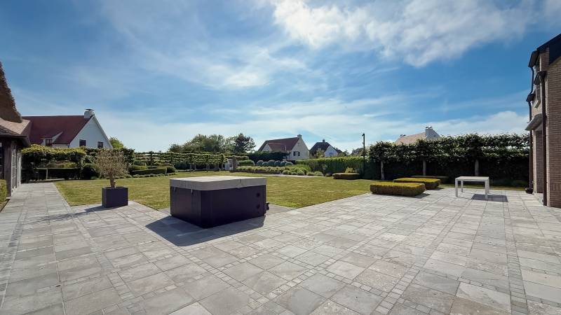 VERKOOP Villa 6 SLPK Knokke-Heist - Alleenstaande villa met binnenzwembad