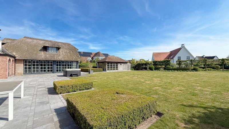 VERKOOP Villa 6 SLPK Knokke-Heist - Alleenstaande villa met binnenzwembad