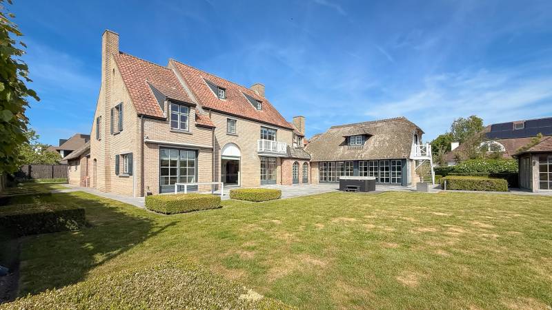 VERKOOP Villa 6 SLPK Knokke-Heist - Alleenstaande villa met binnenzwembad