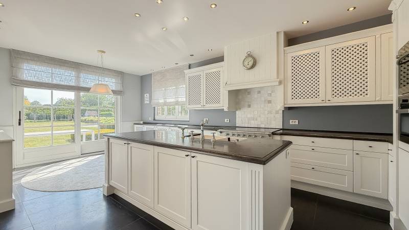 VERKOOP Villa 6 SLPK Knokke-Heist - Alleenstaande villa met binnenzwembad