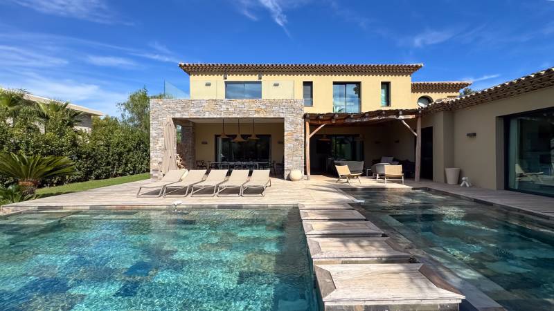 VENTE Villa 5 CH SAINT-TROPEZ - Au coeur d'un domaine sécurisé