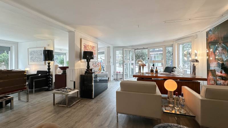 LOCATION LOCAL COMMERCIAL Knokke-Heist - l'Angle Zoutelaan-Pierslaan / emplacement stratégique!