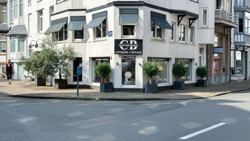 LOCATION LOCAL COMMERCIAL Knokke-Heist - l'Angle Zoutelaan-Pierslaan / emplacement stratégique!