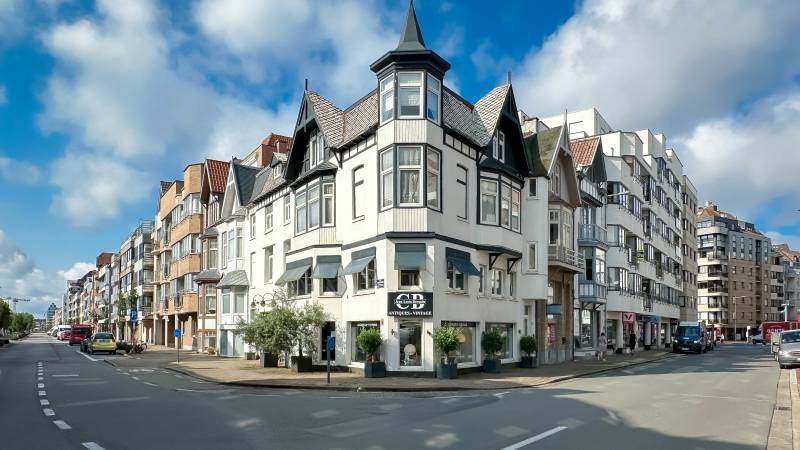 LOCATION LOCAL COMMERCIAL Knokke-Heist - l'Angle Zoutelaan-Pierslaan / emplacement stratégique!