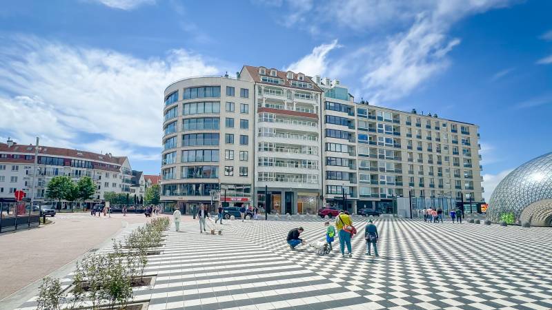 LOCATION Local commercial Knokke-Zoute - emplacement AAA / Place Albert