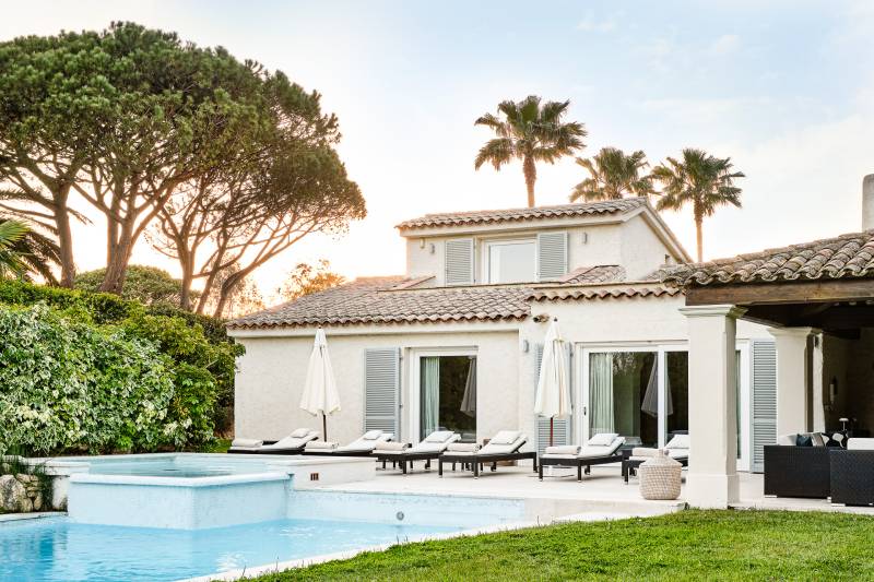 VENTE VILLA 6 CH SAINT-TROPEZ - Adresse exceptionnelle à quelques pas de la plage