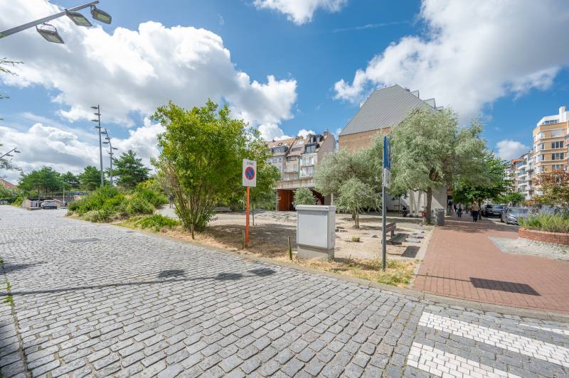 VENTE Garage Knokke-Heist - Yzerpark / box fermé