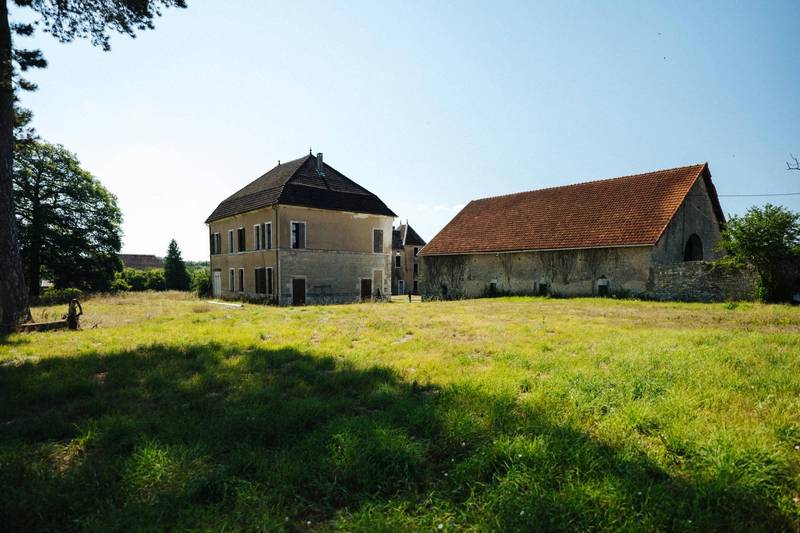 VENTE Château Bouhans-les-Montbozon Magnifique propriété, situe au calme
