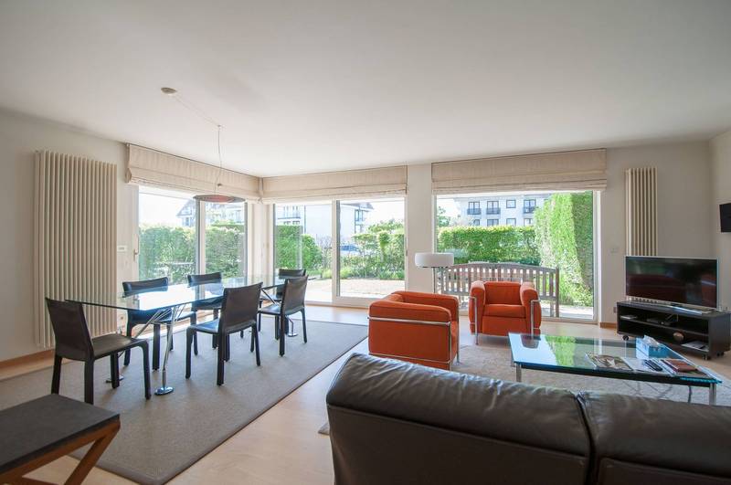 LOCATION Appartement 2 CH Knokke-Zoute -  APPARTEMENT D'ANGLE / Digue piétonnière - Kustlaan